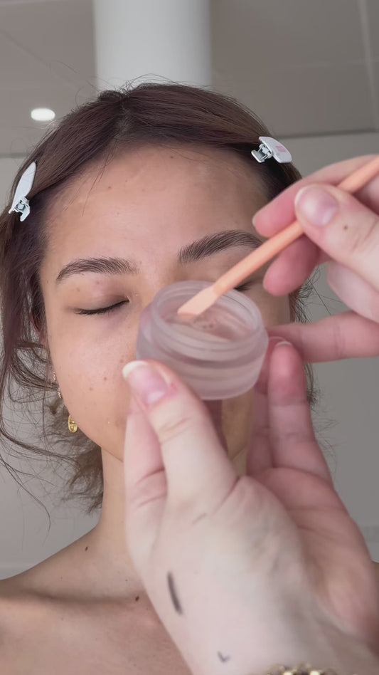 Brow Fixing Gel & Fixing Brush
